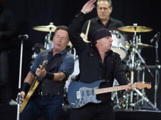 Bruce Springsteen schakelt Mumford & Sons in voor Hungry Heart op Pinkpop