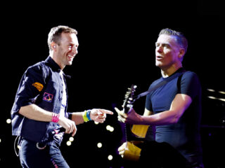 Coldplay in duet met Bryan Adams op (Everything I Do) I Do It For You