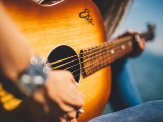 Howdy! Beyoncé is terug... met countrymuziek!