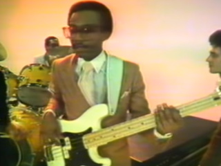 De groovy baslijn van CHIC-bassist Bernard Edwards