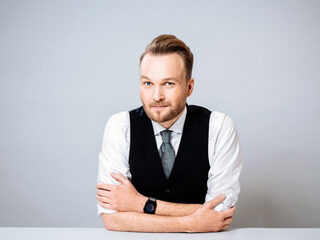 Hoe maak je satirische grappen over hard nieuws? Arjen Lubach legt uit