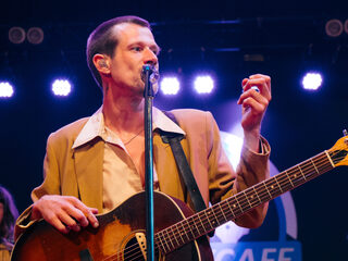 Knallende optredens van Son Mieux, Nona en SERA live bij Muziekcafé