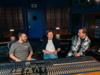 Festival anthem en hardstyle-knaller Year Of Summer in Barts Classic Track