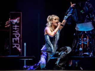 Davina Michelle bepaalt haar eigen tempo in nieuwe single Heartbeat