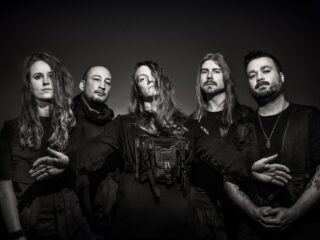 Nieuwe EP Necessary Darkness van DEAR MOTHER in première in De Keiharde Pödcast