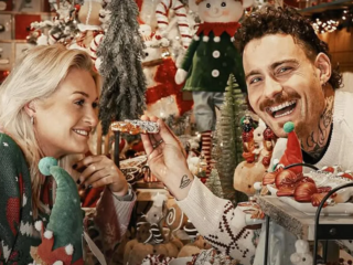 Douwe Bob en Miss Montreal spelen TopSong Please Just Come Home live