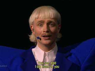 Kippenvel-compilatie van Joost Klein’s Europapa met commentaar van Cornald Maas en Jacqueline Govaert