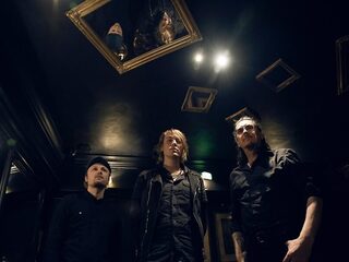 Bliksemstart van het Nederlandse powerrocktrio Fire Horse
