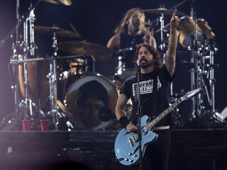 Foo Fighters gooit de beuk erin op nieuwe single March of the Insane