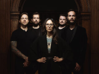 Keiharde Podcast belt met I Am King-zangeres over nieuwe single Liars