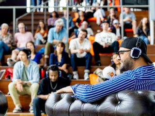 Kom dit weekend naar het NPO Luister Podcast Festival