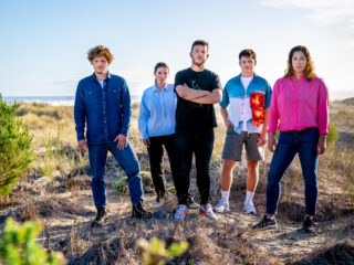 Annemieke spreekt met de zesde afvaller van Wie Is De Mol?