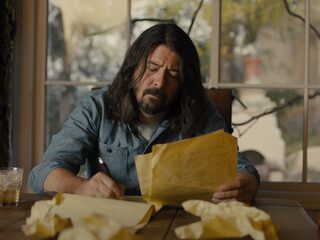 Foo Fighters lanceert trailer horrorcomedy Studio 666