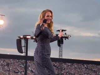 Magisch moment: Adele zingt Hello live in München