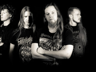 Friese Insurrection brengt melodieuze deathmetal naar De Keiharde Pödcast