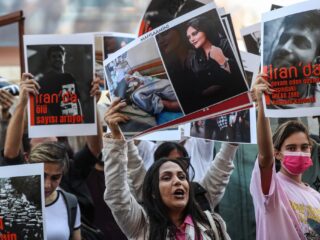 De Perzische versie van Bella Ciao werd een strijdlied voor Iraanse vrouwen