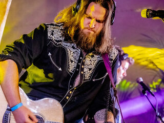 Dave Vermeulen trots dat zijn vader nieuwe single nog heeft gehoord