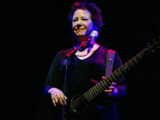 Janis Ian over At Seventeen: 'Ik was nooit zo eerlijk geweest over me lelijk voelen'