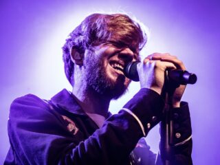 Joe Buck geeft Tekstuele Voorlichting over live with the hurt