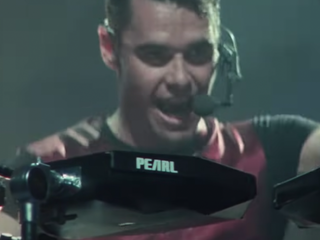 Waarom drummer Jon Farriss de drijvende kracht achter INXS is