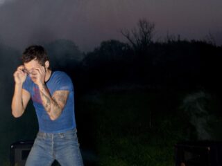 Luister hier naar Kiss All the Time. Disco, Occasionally, het nieuwe album van Harry Styles