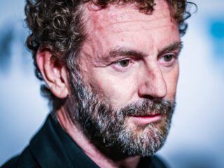 Kluun over leescrisis jongeren: 'Het maakt niet uit wat je leest, als je maar leest'