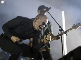 Linkin Park brengt single Lost met Chester Bennington uit