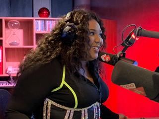 Lizzo maakt met About Damn Time hét disconummer van de zomer