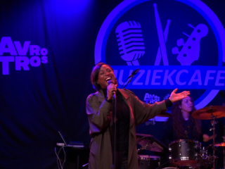Muziekcafé met Edsilia Rombley, Tim Dawn en Claude