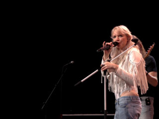 Muziekcafé met Maaike Ouboter & Eric Corton, Inge van Calkar en Sam Vano