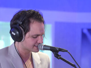 Muziekcafé vanuit de studio met Jett Rebel