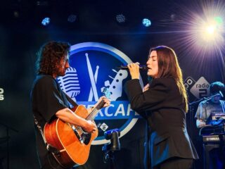 Kijk terug: Muziekcafé met RONDÉ, Benny Sings en Kids with Buns