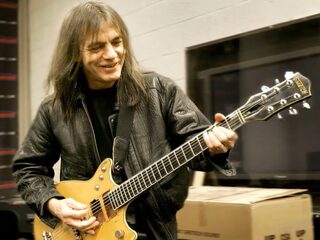 Slaggitarist Malcolm Young was de stille kracht achter AC/DC