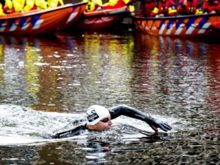 Maarten van der Weijden bereidt zich voor op Elfstedentriatlon