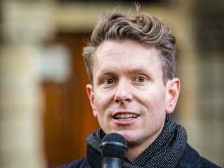 Directeur Aidsfonds: ‘Mensen met hiv worden uitgesloten van zorg’