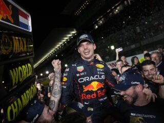 Erik Dijkstra over wereldtitel Max Verstappen: ‘Er was geen touw aan vast te knopen’