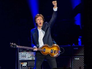Paul McCartney haalt Bruce Springsteen het podium op tijdens concert in New Jersey