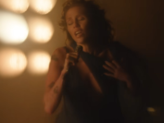 Something Beautiful: Miley Cyrus’ nieuwe, door Pink Floyd-geïnspireerde album