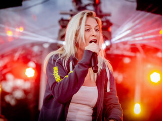 Beluister de nieuwe single van Miss Montreal