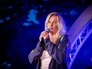 Miss Montreal na overlijden stiefvader: 'Ik wist niet of ik het recht had om pijn te hebben'