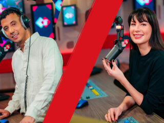 Sluit jij je aan bij de Top 2000 stemlijst van Emmely de Wilt of Morad El Ouakili? Test het hier!