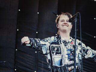 Nieuw Nothing But Thieves-album Dead Club City nu te beluisteren