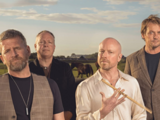 Racoon brengt ode aan 25-year itch met Bring Me My Horse