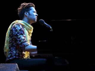Rufus Wainwright maakt indruk met live-uitvoering Hallelujah