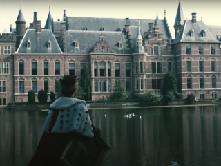 Chris Martin in Madurodam: Coldplays 'onbekende' videoclip van Viva La Vida