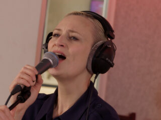 Hooverphonic presenteert zonnige single Por Favor bij Jan-Willem Start Op