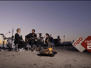 Krezip en Danny Vera spelen Make It A Memory tijdens intiem optreden