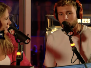 Suzan & Freek beantwoorden vragen van fans op HIER Festival