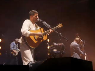 Mumford & Sons na 3 jaar weer op het podium