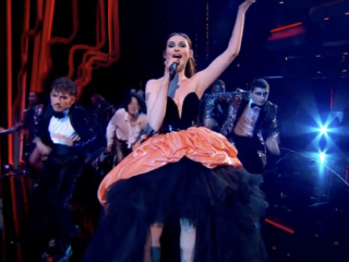 Bekijk hier Sophie Ellis-Bextors live-uitvoering van Murder on the Dancefloor